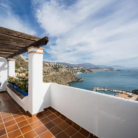 Con Vistas Y Garaje En Marina Del * La Herradura (Granada)